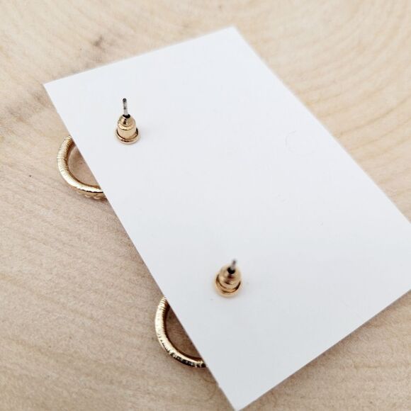 Brand New Saint Helens Gold Tone Pearls Earrings - Picture 7 of 8